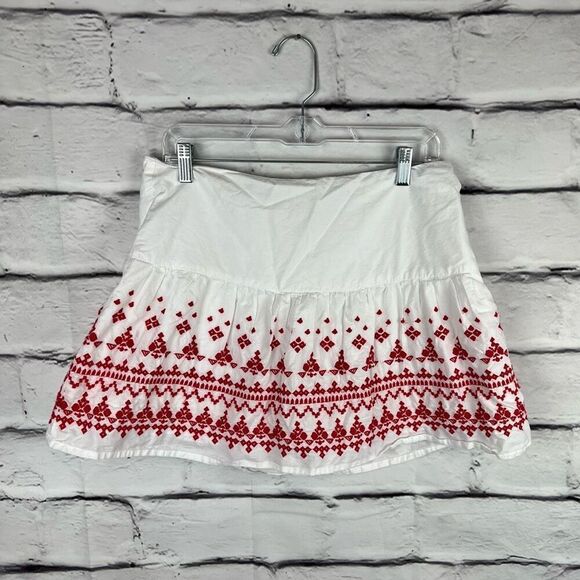 Vineyard Vines Women's Size 8 White Mini Skirt Red Embroidery Casual - Picture 3 of 9